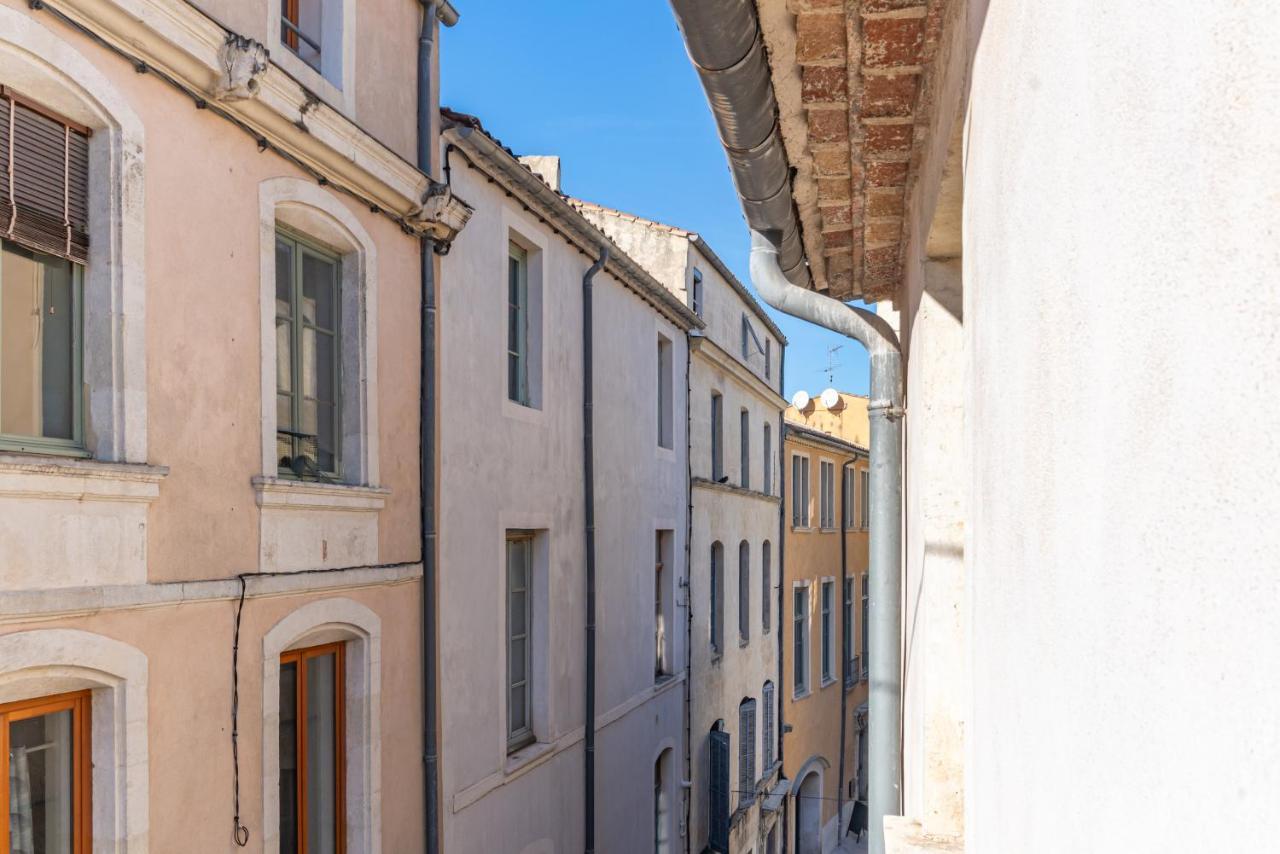 Au Coeur De L'Effervescence Terracotta - Une Nuit A Ним Экстерьер фото