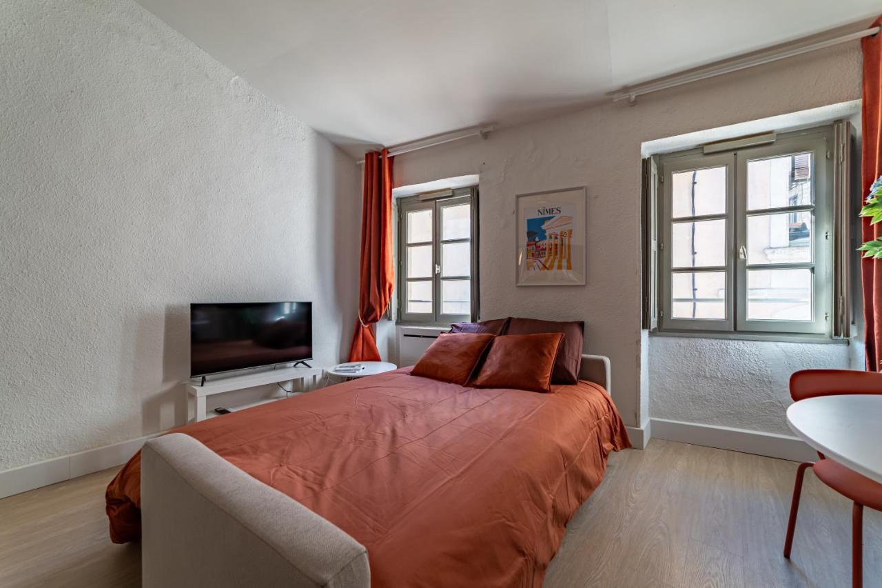 Au Coeur De L'Effervescence Terracotta - Une Nuit A Ним Экстерьер фото